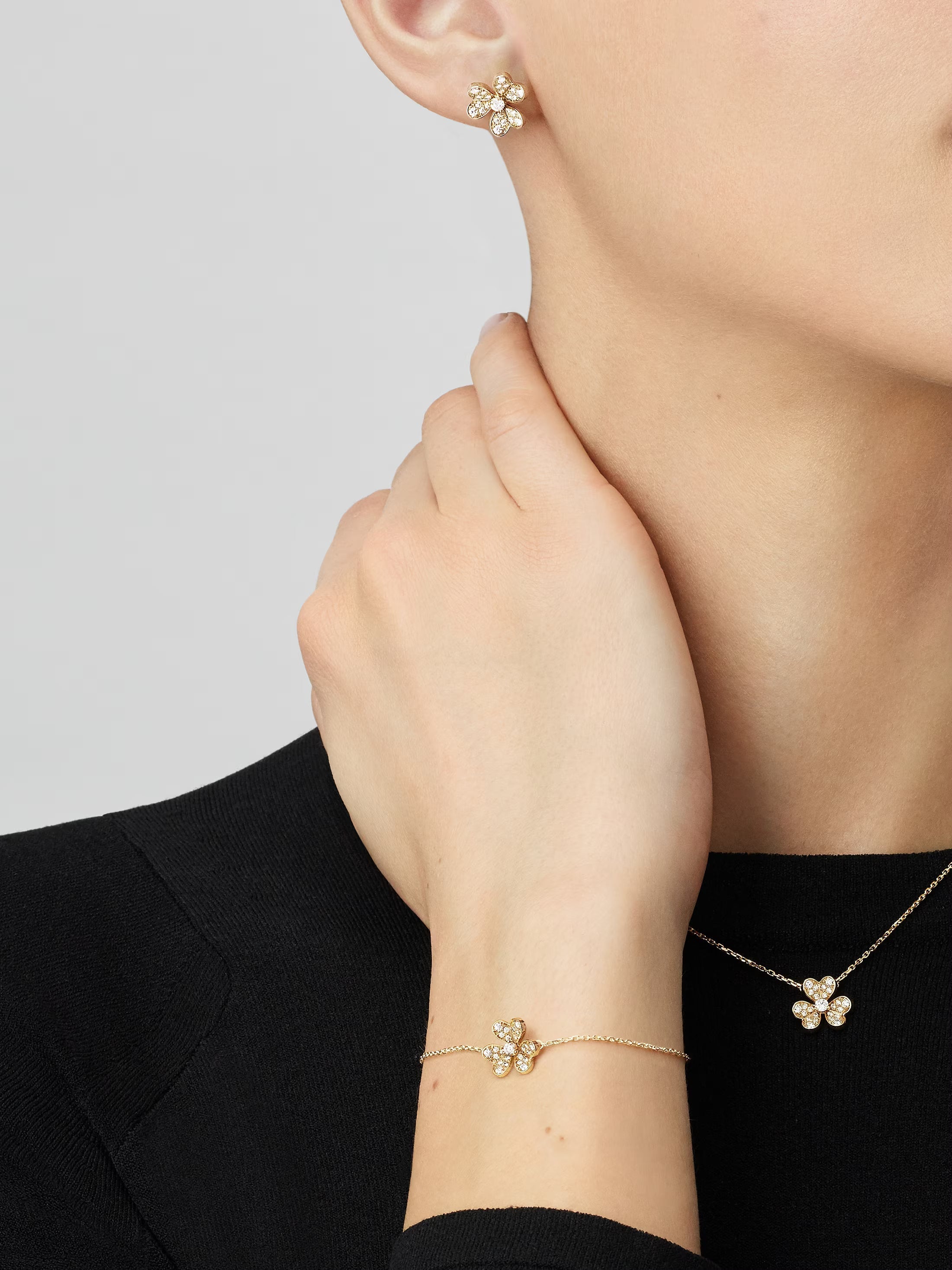 AV Fleur de lumière pendant earrings, mini model