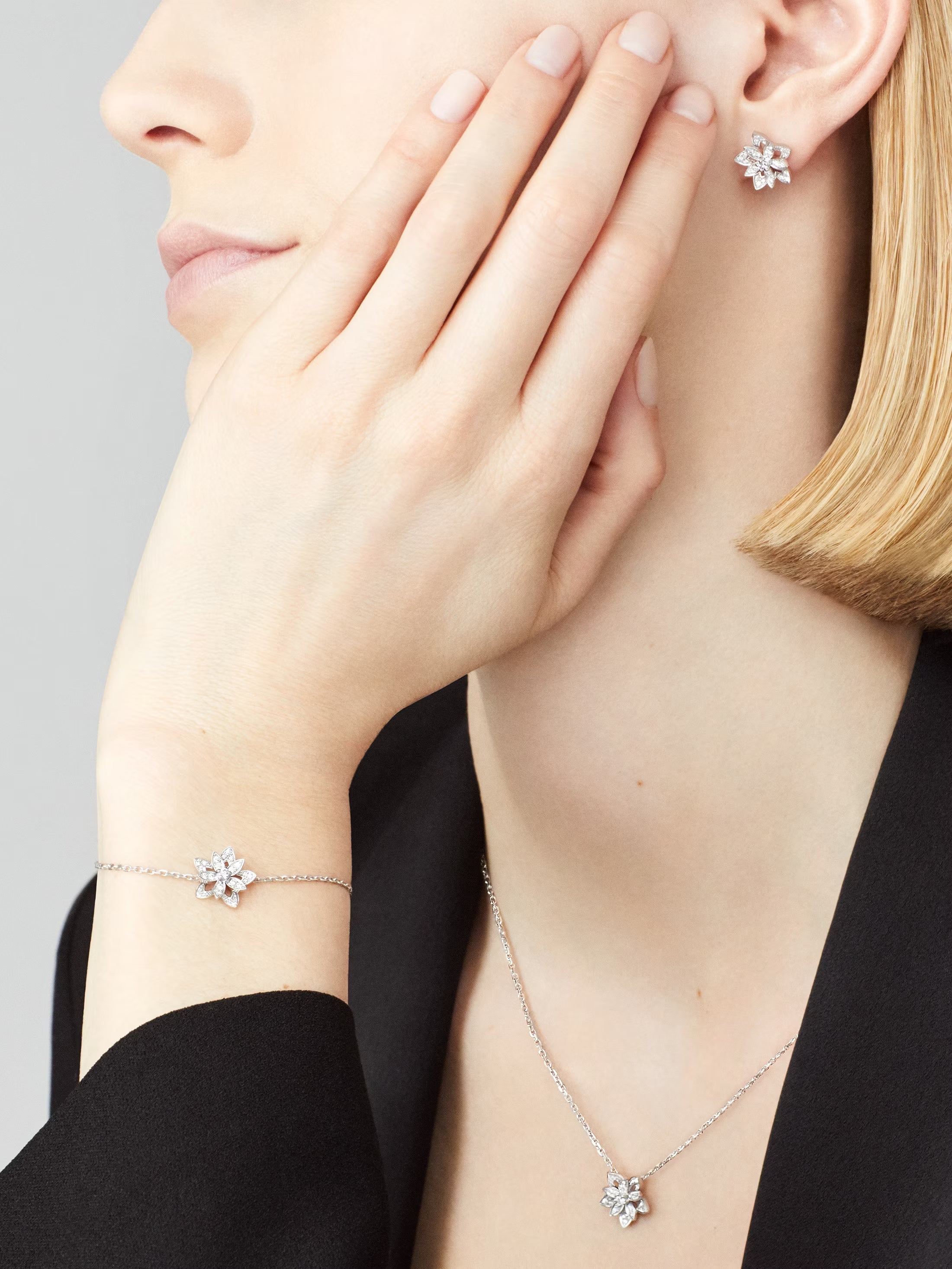 AV Lotus bloom earrings, mini model