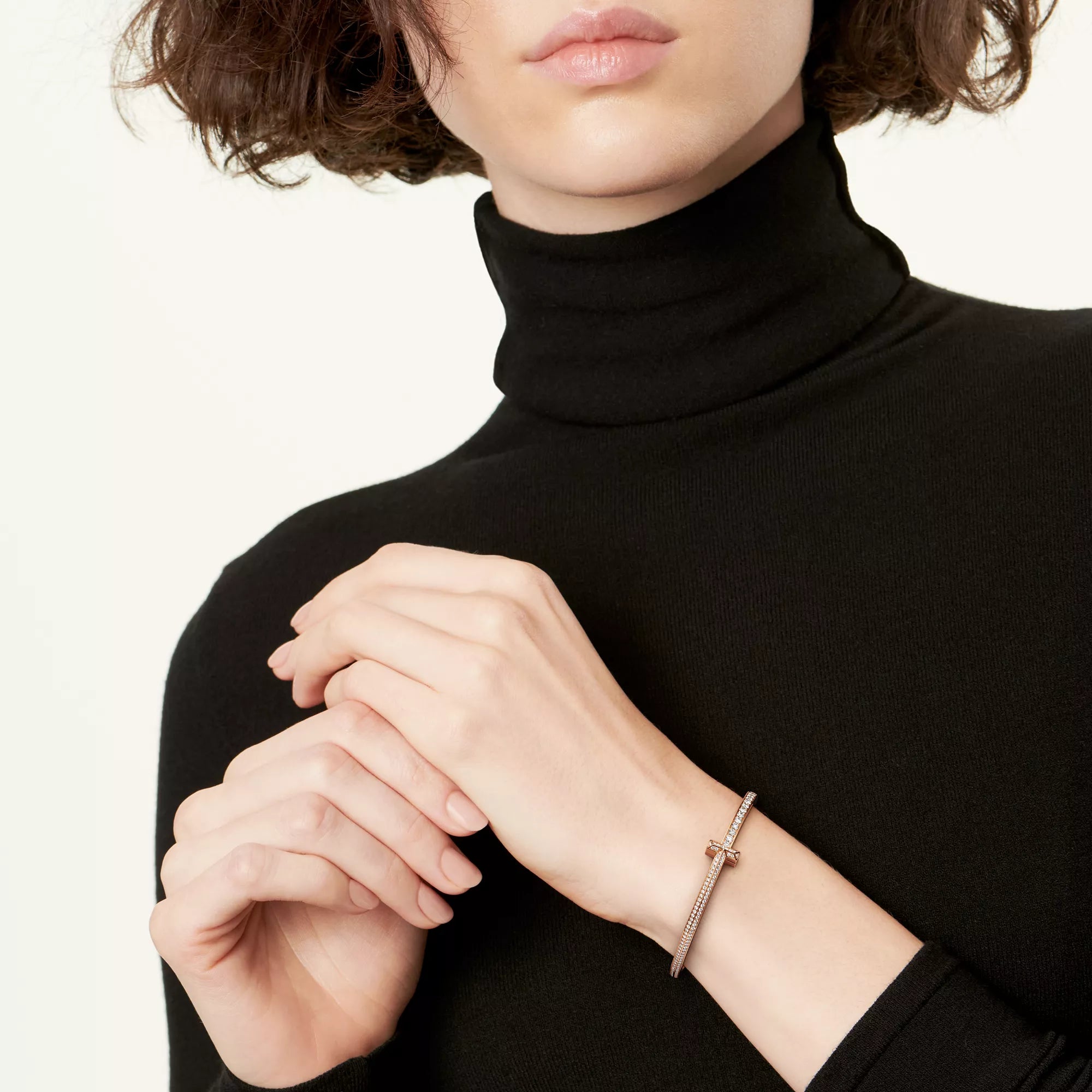 AV T Bracelet - T1 Narrow Pavé Diamond Hinged Bangle in Rose Gold